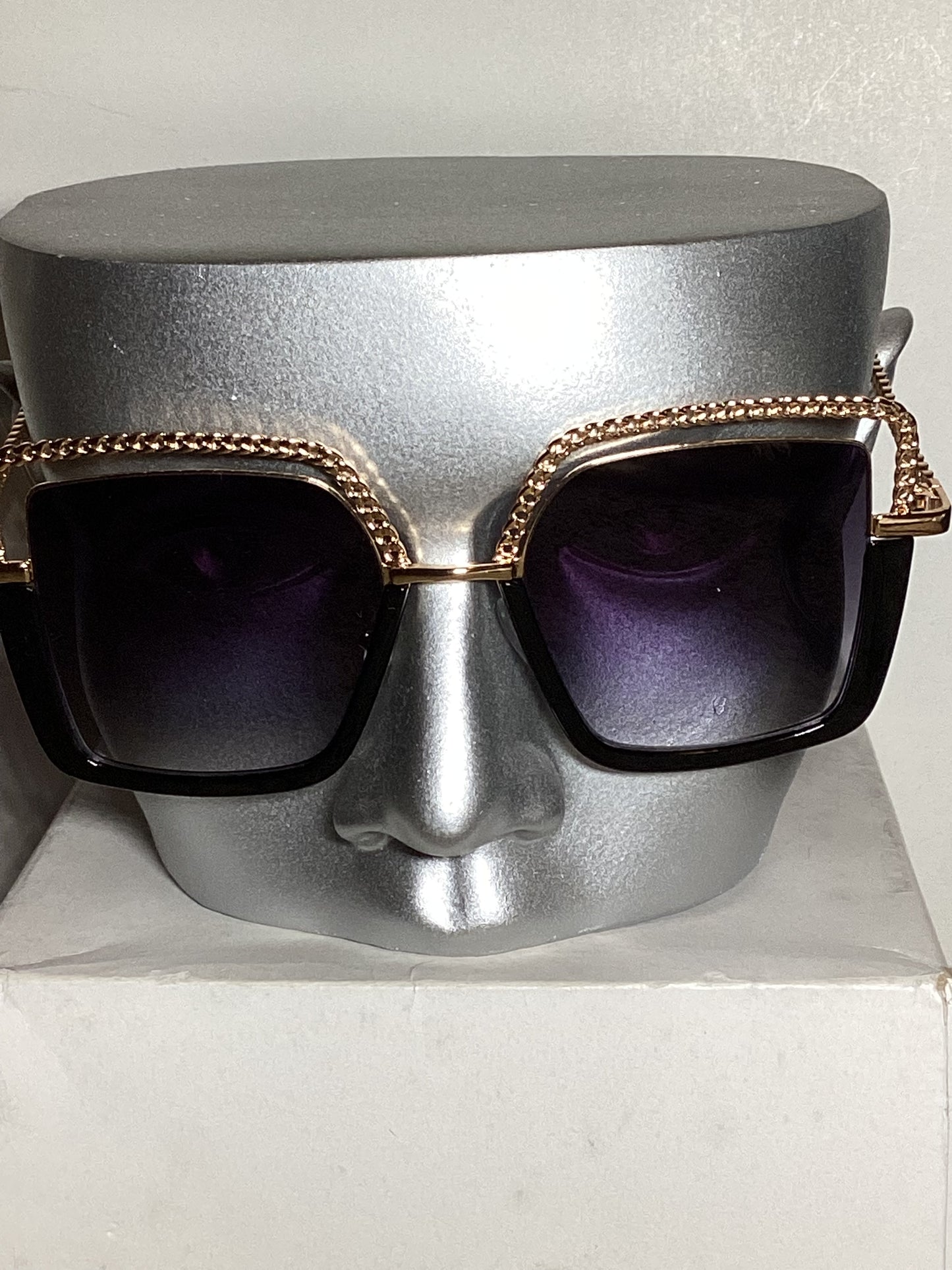 Unhinged Chain Frame Sunglasses