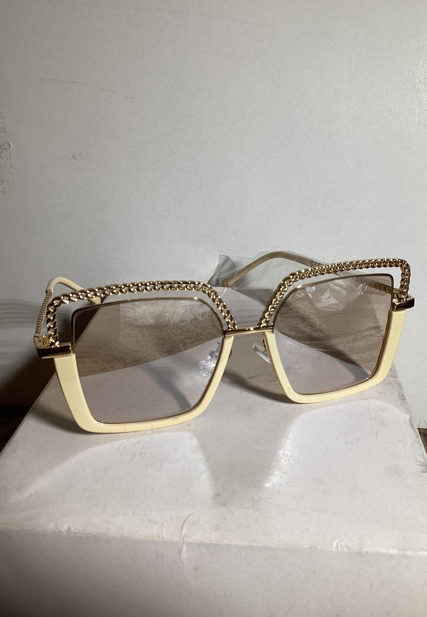 Unhinged Chain Frame Sunglasses